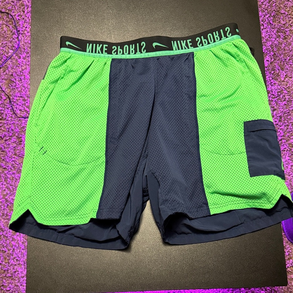 Nike Men's Neon Green and Navy Athletic Shorts